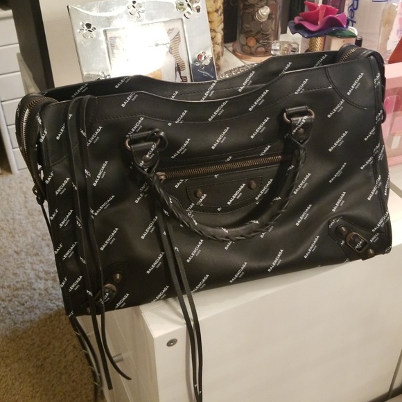 SOLD ON I G Balenciaga bag - Picture 6 of 8